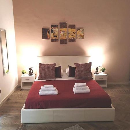 Bed and Breakfast Domus Luigi Leone 2 à Naples Extérieur photo